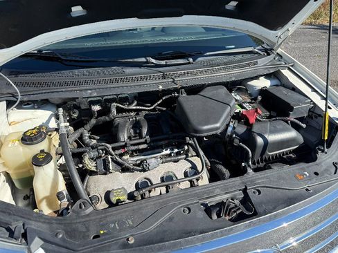 Used 2010 Ford Edge SE image 16