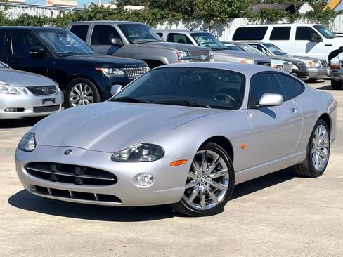 Used 2006 Jaguar XK8 Coupe image 2