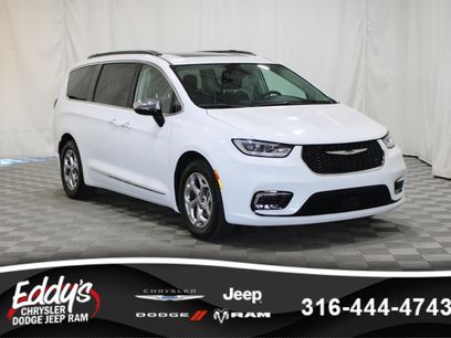 Used 2023 Chrysler Pacifica Limited