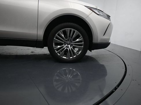 Used 2024 Toyota Venza Limited AWD/4WD image 11