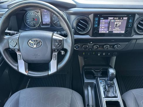 Used 2019 Toyota Tacoma TRD Off-Road image 18