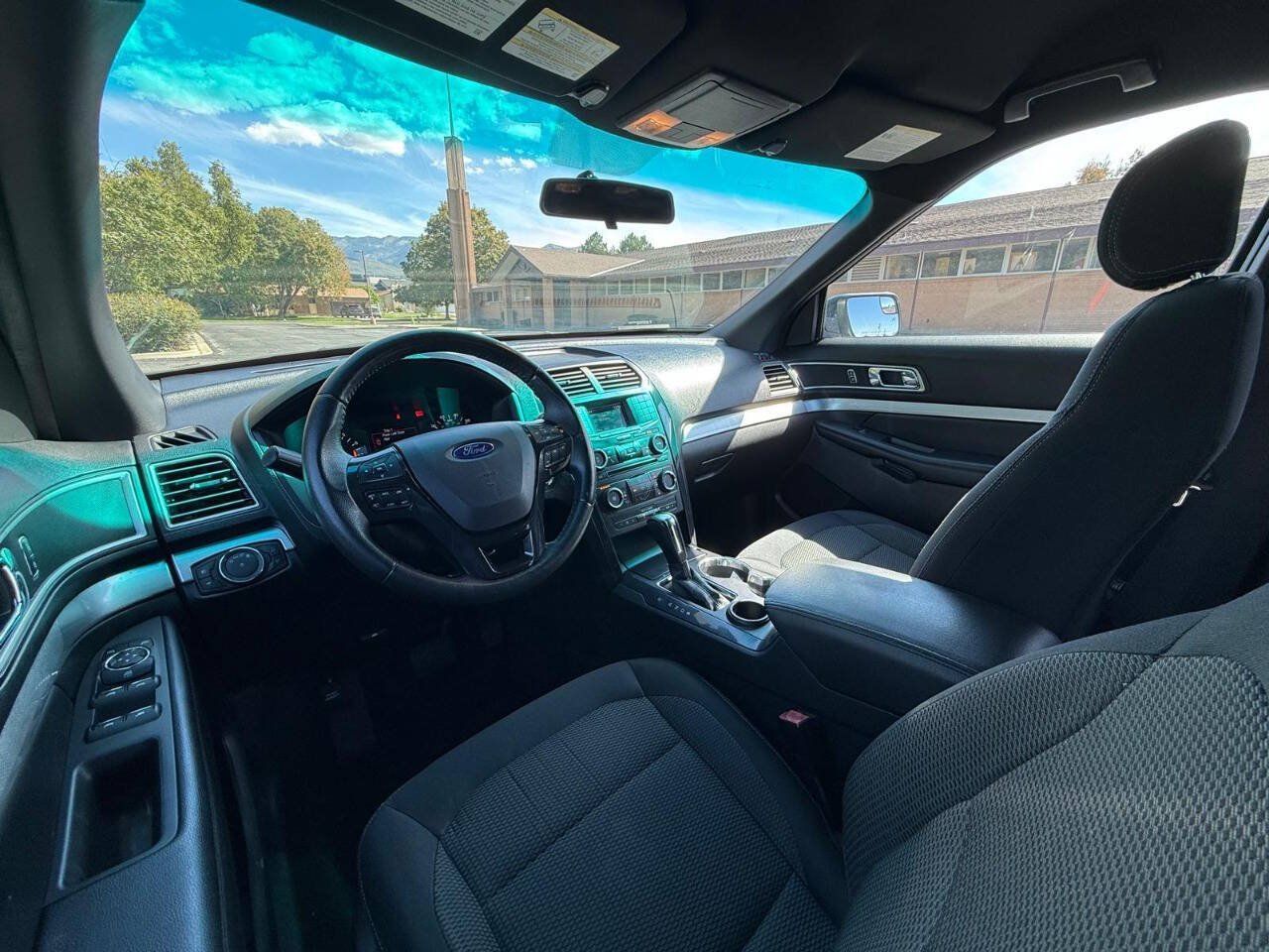 Used 2017 Ford Explorer XLT FWD image 15