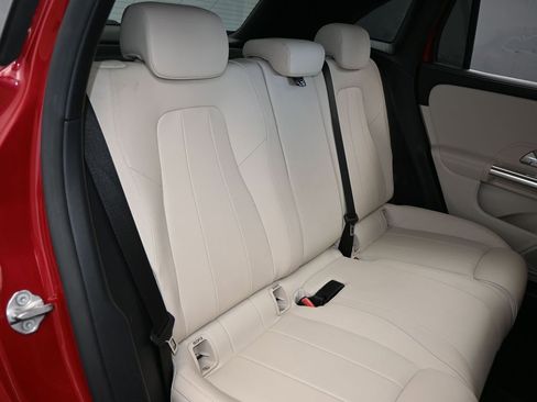 Used 2022 Mercedes-Benz GLA 250 image 41