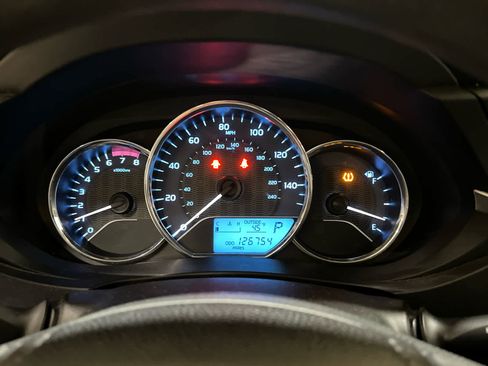 Used 2015 Toyota Corolla LE image 16