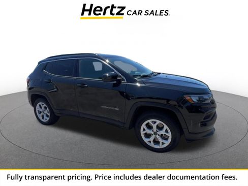 Used 2025 Jeep Compass Latitude AWD/4WD image 1