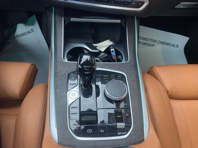 Used 2022 BMW X7 xDrive40i w/ Premium Package AWD/4WD image 13