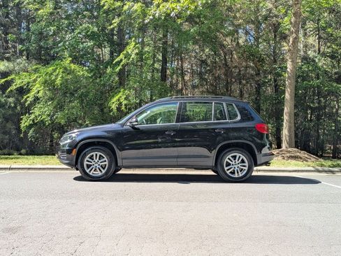 Used 2017 Volkswagen Tiguan S FWD image 5