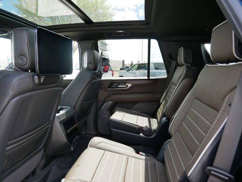 New 2026 GMC Yukon Denali Ultimate AWD/4WD image 7
