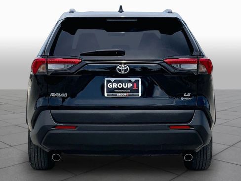 Used 2025 Toyota RAV4 LE AWD/4WD image 5