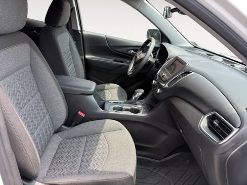 Used 2023 Chevrolet Equinox LT w/ LPO, Floor Liner Package AWD/4WD image 15