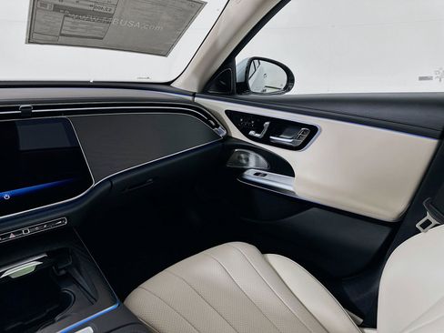 New 2026 Mercedes-Benz E 450 4MATIC Sedan image 26