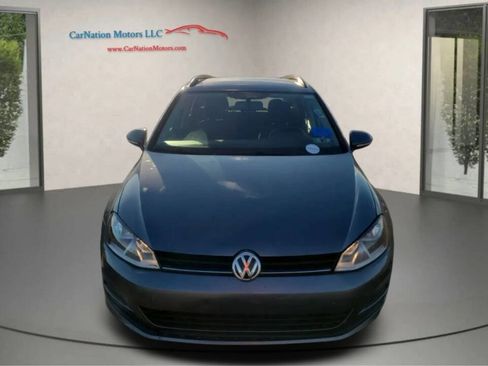 Used 2017 Volkswagen Golf S image 3