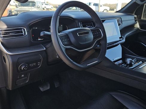 Used 2023 Jeep Wagoneer Series III w/ Preferred Equipment Group image 23
