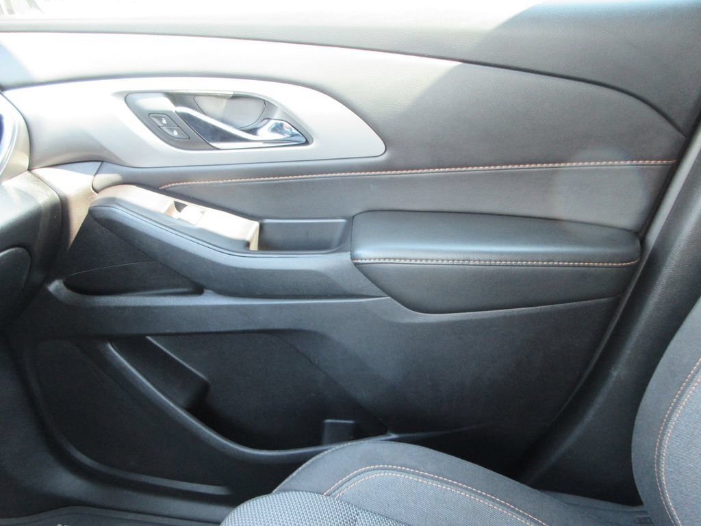 Certified 2019 Chevrolet Traverse LS FWD image 30