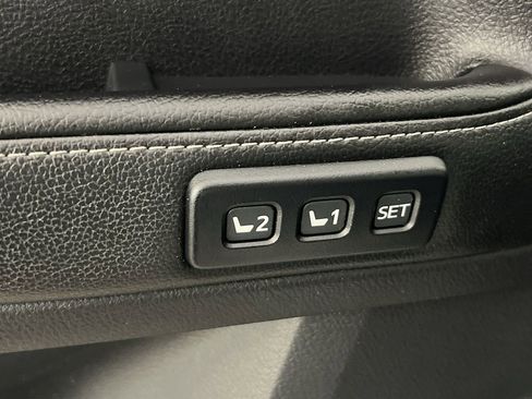 Used 2014 Toyota 4Runner Limited image 31