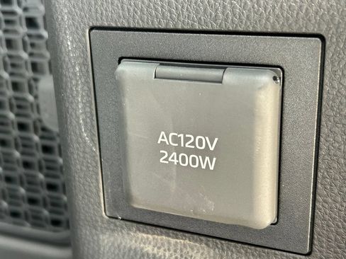 Used 2025 Toyota 4Runner Platinum AWD/4WD image 14
