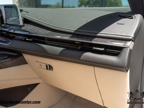 Used 2023 Cadillac Escalade Premium Luxury image 22