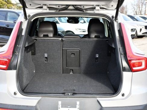 Certified 2025 Volvo XC40 B5 Core image 24