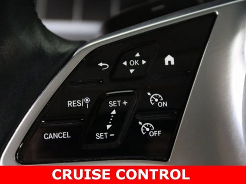 Used 2023 Mercedes-Benz C 300 4MATIC Sedan image 15