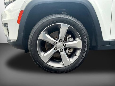 Used 2021 Jeep Grand Cherokee L Limited AWD/4WD image 30