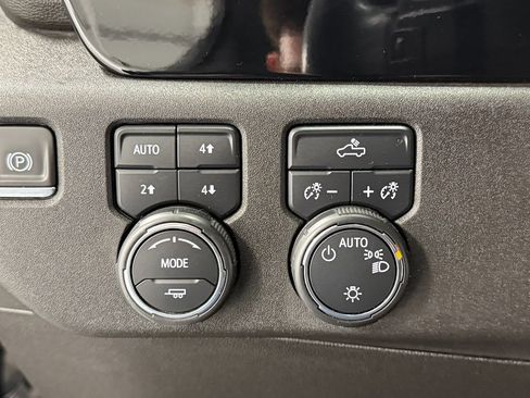 Used 2024 Chevrolet Silverado 1500 LT image 21