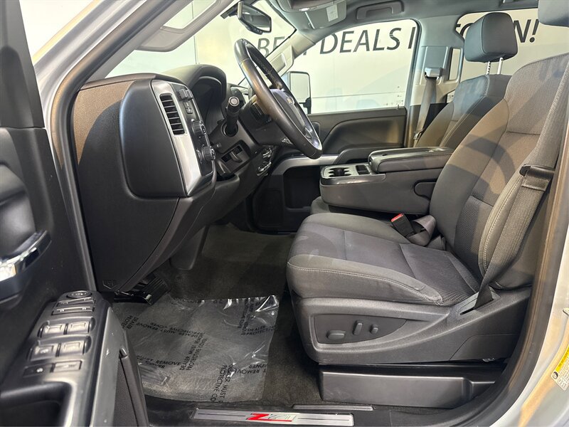 Used 2018 Chevrolet Silverado 3500 LT w/ LT Convenience Package AWD/4WD image 9