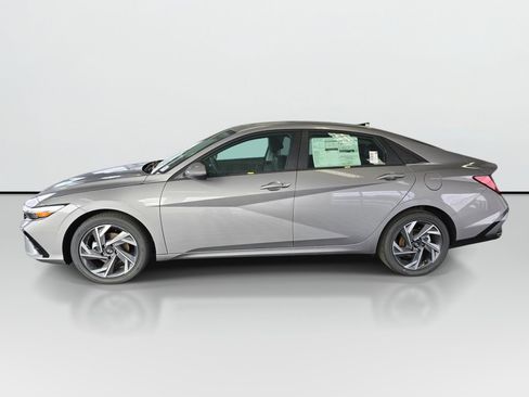 New 2026 Hyundai Elantra Limited FWD image 8