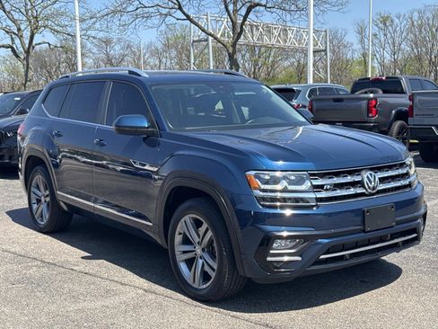 Used 2019 Volkswagen Atlas SEL R-Line AWD/4WD image 3