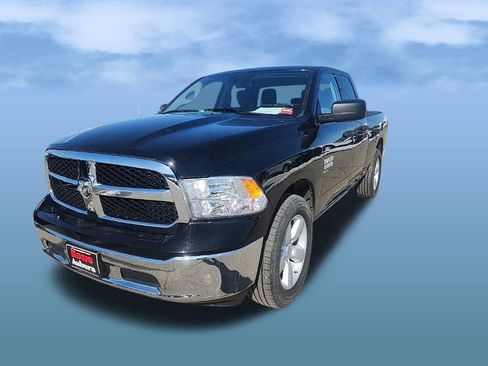 Used 2024 RAM 1500 Classic SLT AWD/4WD image 3
