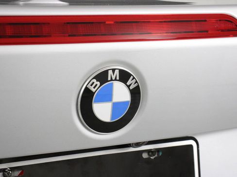 Used 2016 BMW 228i Convertible RWD image 19