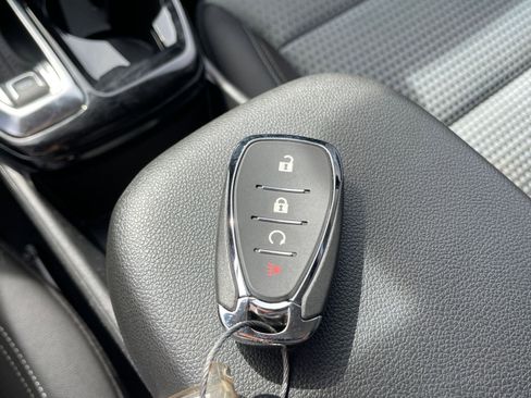 Used 2025 Chevrolet Trax LT image 23