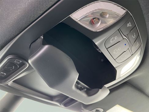 Used 2024 Chrysler Pacifica Touring-L w/ S Appearance Package image 20