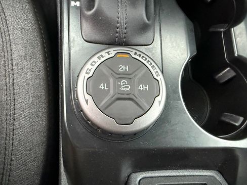 Used 2025 Ford Bronco Big Bend image 25