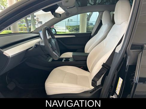 Used 2024 Tesla Model Y Long Range AWD/4WD image 6