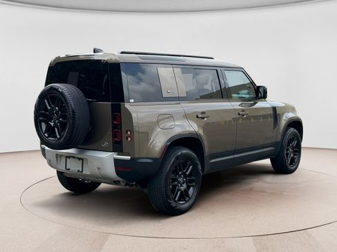 Used 2023 Land Rover Defender 110 S AWD/4WD image 5