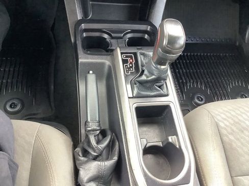Used 2021 Toyota Tacoma SR5 w/ Technology Package AWD/4WD image 30