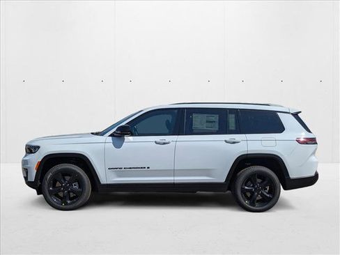 New 2025 Jeep Grand Cherokee L Limited w/ Black Appearance Package image 5