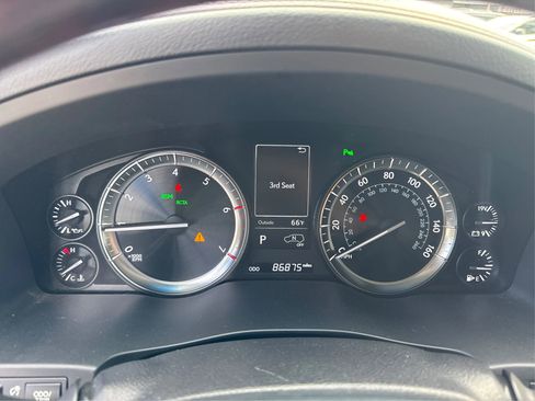 Used 2016 Lexus LX 570 4WD image 15