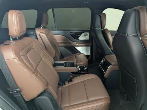 Used 2025 Lincoln Aviator Reserve w/ Equipment Group 201A image 21