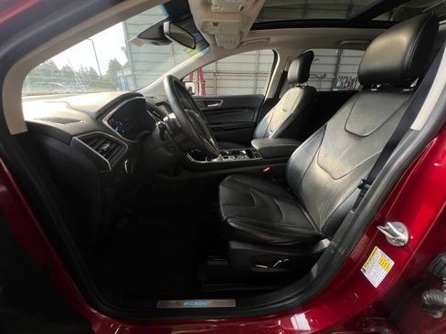 Used 2019 Ford Edge Titanium w/ Cold Weather Package AWD/4WD image 10