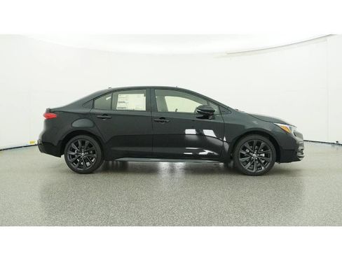 Used 2026 Toyota Corolla SE FWD image 32