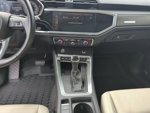 Used 2020 Audi Q3 2.0T Premium Plus w/ Premium Plus Package AWD/4WD image 24