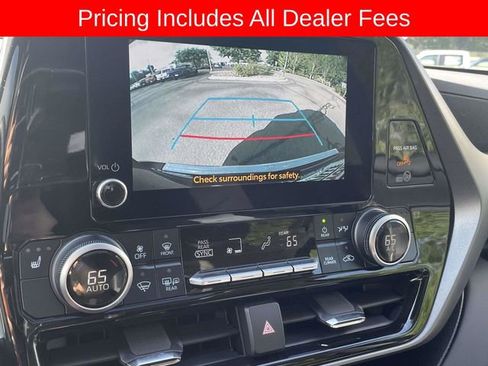 Used 2026 Toyota Highlander XLE AWD/4WD image 35