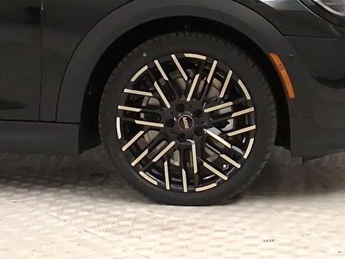 New 2026 MINI Cooper 2-Door Hardtop FWD image 9