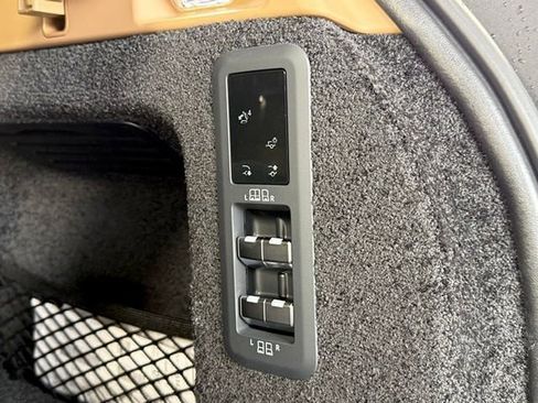 New 2026 Land Rover Range Rover Long Wheelbase SE AWD/4WD image 19