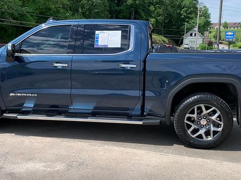 Used 2022 GMC Sierra 1500 SLT w/ SLT Premium Plus Package AWD/4WD image 1