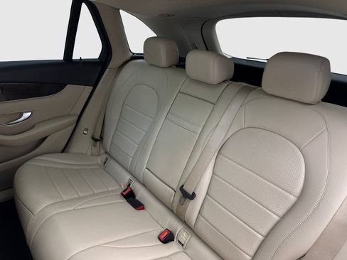 Used 2018 Mercedes-Benz GLC 300 4MATIC w/ Multimedia Package image 33