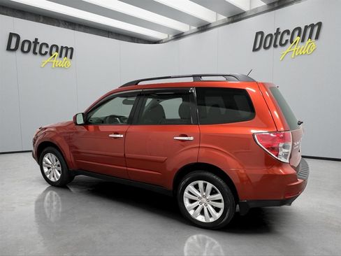 Used 2011 Subaru Forester 2.5X Premium w/ All-Weather Pkg image 4