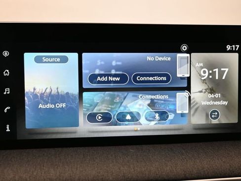 Used 2025 Nissan Kicks SV image 13