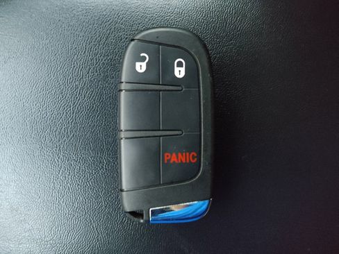 Used 2021 Jeep Compass Latitude FWD image 32